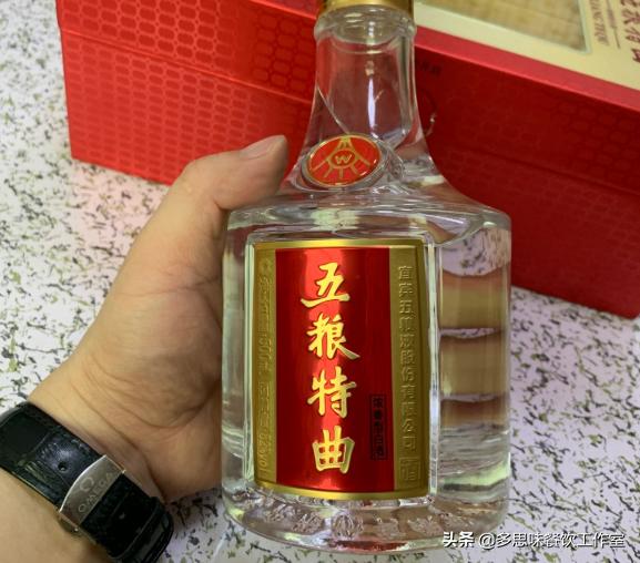 办年货买白酒，别总想着“茅五剑”，试试这6款，便宜又好喝