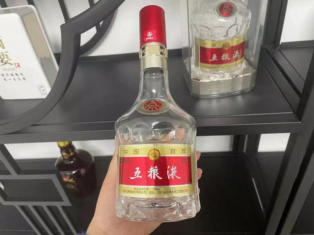 过年买酒，这5款酒够了，好喝不贵还有面，自饮送人都很不错