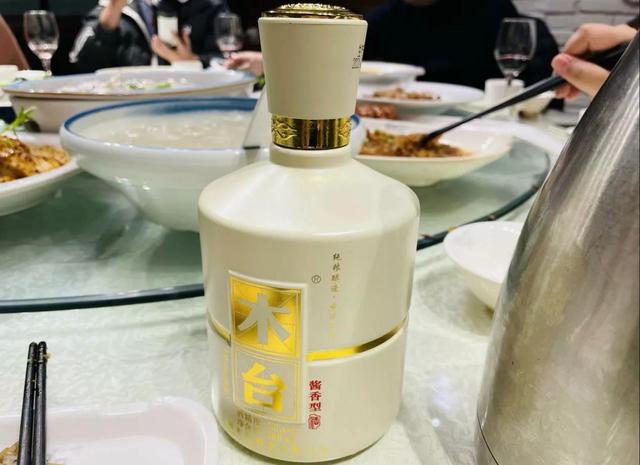 过年买酒，这5款酒够了，好喝不贵还有面，自饮送人都很不错